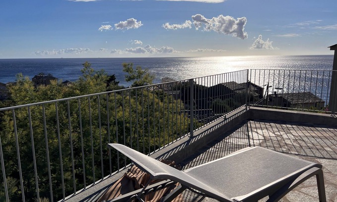 Erbalunga Villa | Villa bellevue, new, 6 pax, pisc. Private heated pool, 180° sea view