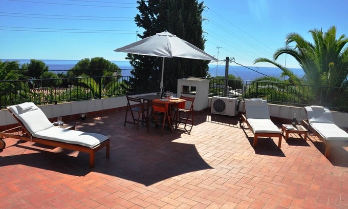 Tarragona Villa | 'Villa junto al mar - 3 dormitorios' con piscina compartida y Wi-Fi