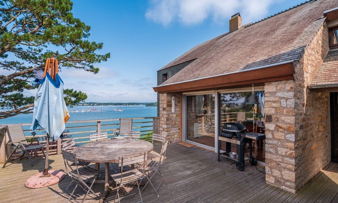 Ile-aux-Moines Villa | Villa 'Bienvenue Au Paradis' con vistas al mar, terraza privada y jardín privado