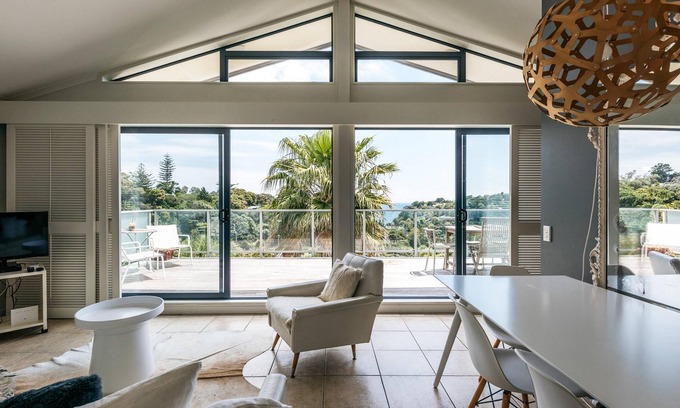 Palm Beach Apartamento | Villa Blanca - Villa Blanca is the perfect holiday accommodation if you are seeking quality accommodation for up to 4 guests. This Villa is in located at the lowest point of the resort, making access in and out easy. Its elevated position offers wond