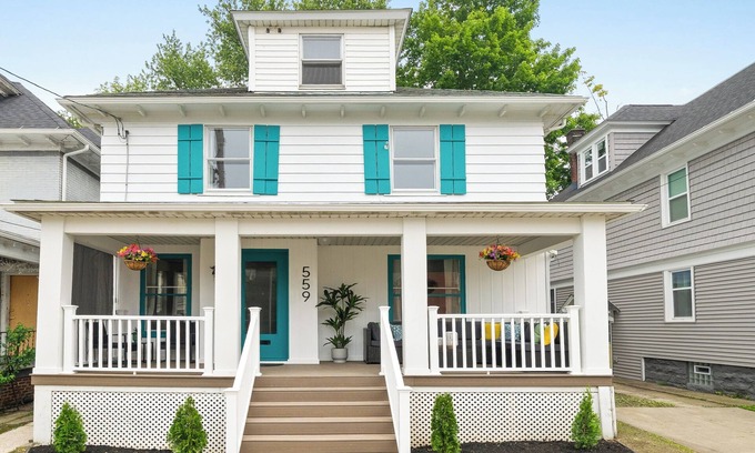 Erie Casa | Villa Blanca - Your In-Town Stay in Erie - Fully Equipped 4 Bedroom/2 Bath Home.