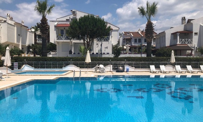 Kadnlar Denizi Mahallesi Casa | Villa Blue By The Pool , Near the Sea
