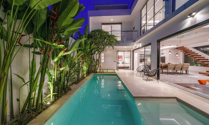 Sunset Road Villa | Villa Blue Water by GORO