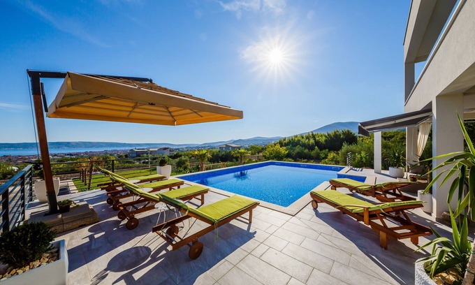 Kastel Stari Villa | Villa Blue Wave con increíbles vistas al mar y gran calefacción