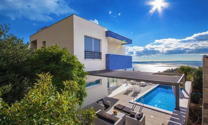 Veliko Brdo Villa | Villa Blue mit Pool