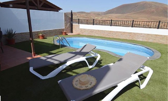 Geafond Villa | Villa Blue with Private Pool, BBQ, Wifi - suitable for Families by Holidays Home