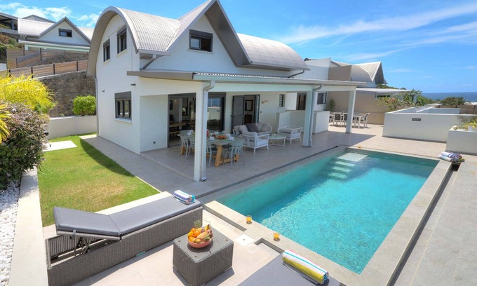 Grand Bois Villa | Villa Bois de Rose/ Heated pool / 4 bedrooms, 4 bathrooms / 8 pers.