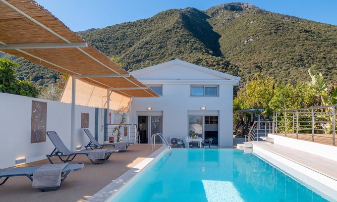Spanokhorion Villa | Villa 'Brandnew Exclusive Lefkada Gr' con vistas al mar, Wi-Fi y aire acondicionado