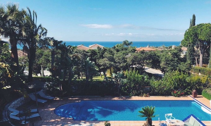 Urbanización Pinos Verdes Cama Y Desayuno | Villa Breeze Boutique Guest Rooms Marbella