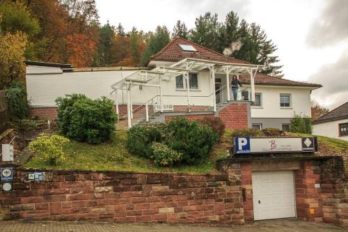 Rodalben Hotel | Villa Bruderfels, Garni