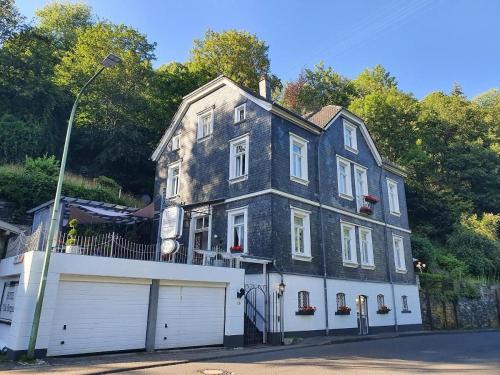 Monschau Cama Y Desayuno | Villa Burgau, C&H