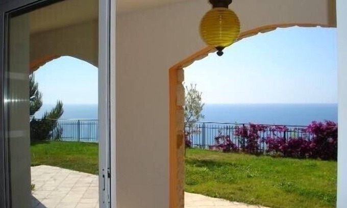 Latte Villa | Villa cerca del paseo marítimo de Mónaco