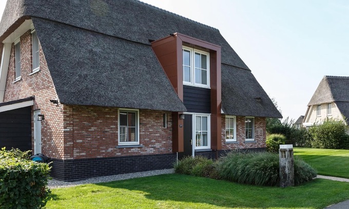 Delfstrahuizen Villa | Villa en Tjeukemeer con Embarcadero