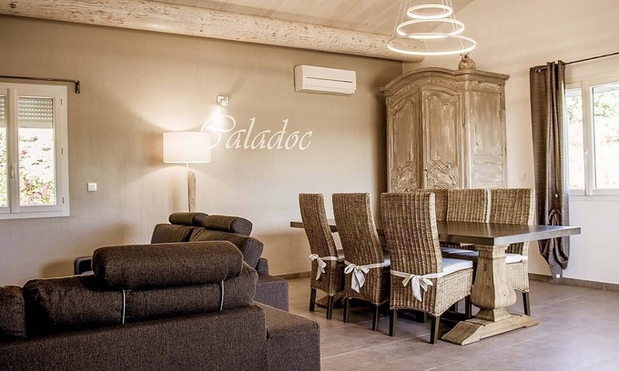 Saint-Maurice-dʼArdeche Villa | Villa-Exclusivo-Baño con bañera-Vista a la Piscina