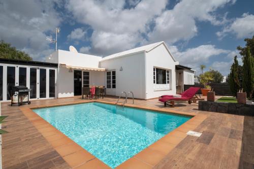 Los Mojones Villa | Villa Calima Deluxe con Piscina