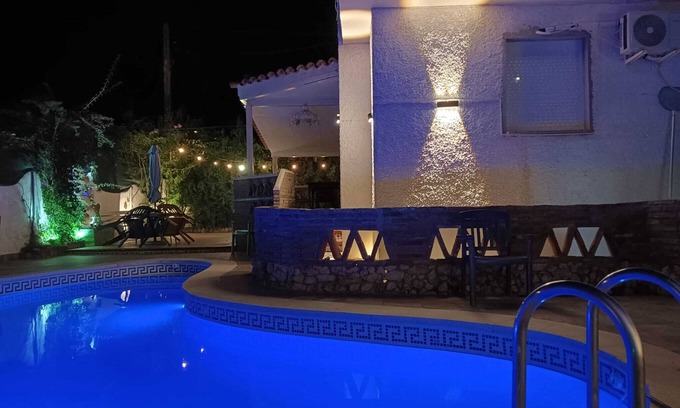 Punta Umbria Chalet De Esquí | Villa Calle Forestal,8-A
