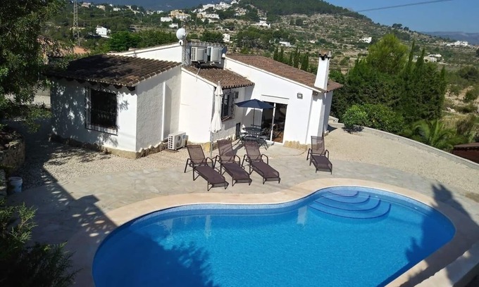 Empedrola Villa | Villa CALPE con piscina privada, jardín, en una zona muy tranquila.