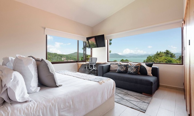 Valle de Bravo Casa | Villa Camila Unmatched Lake Views