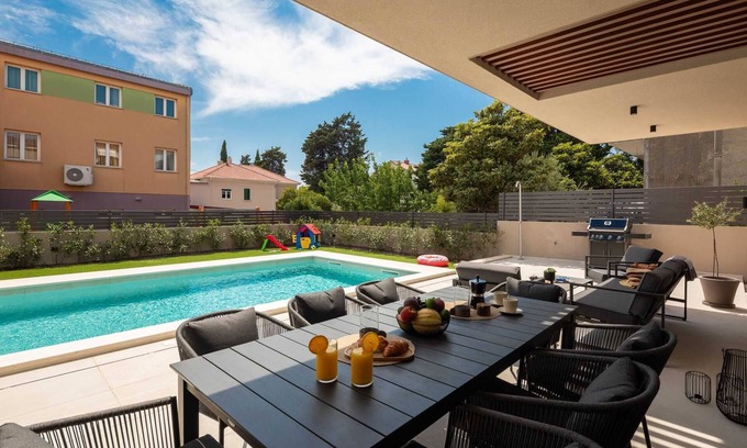 Kastel Novi Villa | Villa Campanella with Pool