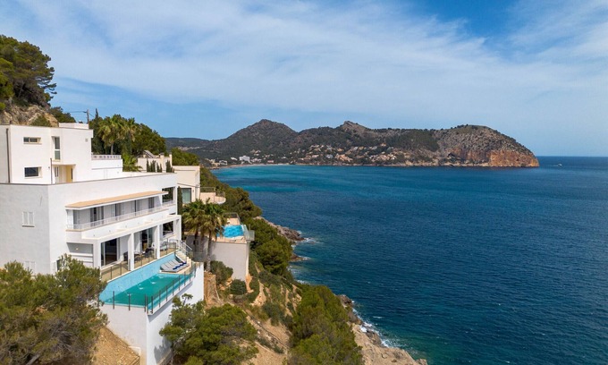 Capdepera Villa | Villa Can Biel Canyamel, exclusivo moderno chalet en la primera línea con vistas espectaculares al mar en Canyamel