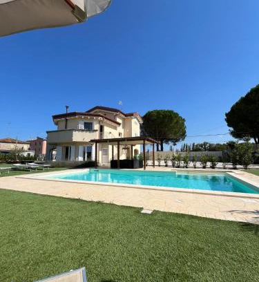Osimo Cama Y Desayuno | Villa Cangiano B&B and Pool