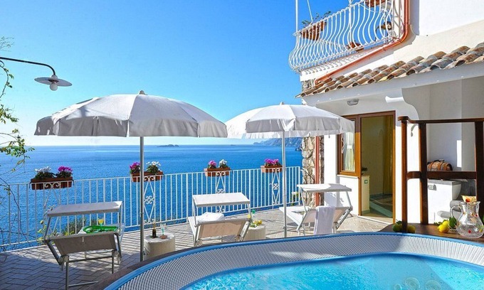 Arienzo Casa | Villa Carilla A: Un elegante apartamento.