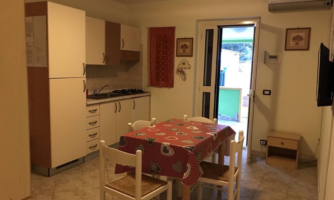 Defensola Casa | Villa Carla Gold villa independiente de tres habitaciones, terraza y estacionamiento