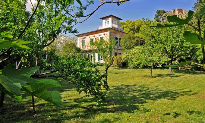 Sarzana Villa | VILLA CARLOTTA 9 PAX, villa histórica, BBC, WI-FI, hermoso jardín, cerca de 5Terre