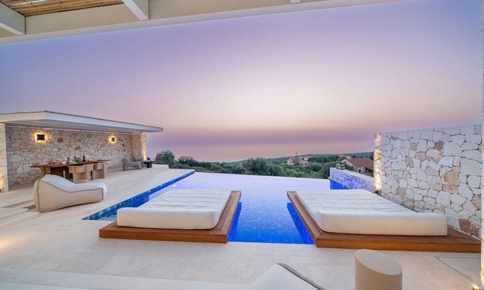 Antipata Villa | Villa Carmen - Casta Diva Luxury Accommodation