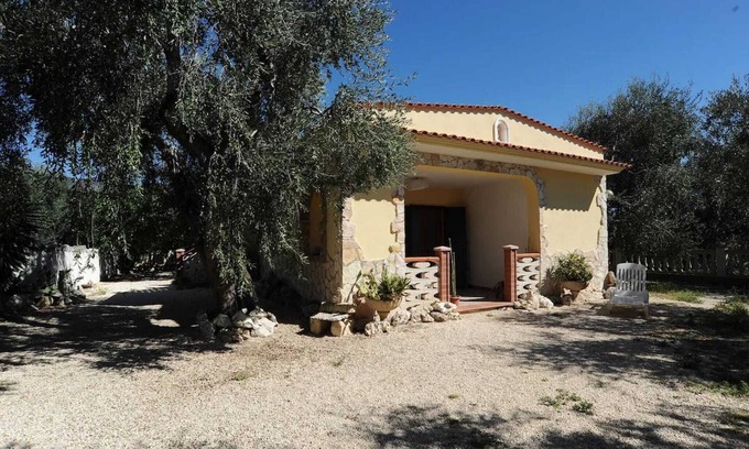 Mattinata Villa | completamente cercada Villa rodeado en una fantástica Agrumeto