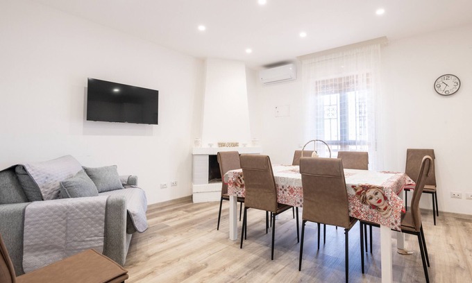 Torre Colonna-sperone Villa | Villa 'Carola Primo Piano' con piscina compartida, Wi-Fi y aire acondicionado