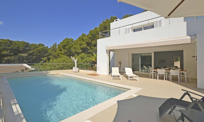Provensals Chalet De Esquí | Villa Carritx 4 pax, moderna casa con piscina