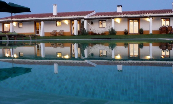 Baiona Villa | Villa 'Casa Do Sol' con piscina compartida y terraza compartida