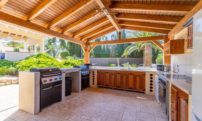 Los Cerezos Villa | Villa Casa Henry con vistas a la montaña, piscina y Wi-Fi