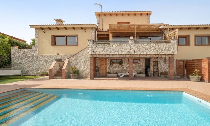 Subirats Villa | Villa 'Casa Les Vinyes' con vistas a la montaña, Wi-Fi y aire acondicionado