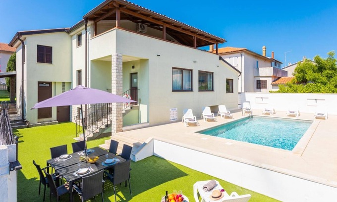 Valdebek Villa | Villa Casa Toni Large Private Pool, WiFi