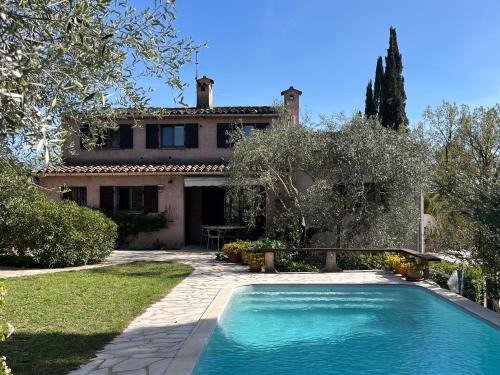 Saint-Paul-en-Foret Casa | Villa Cazat Rozat