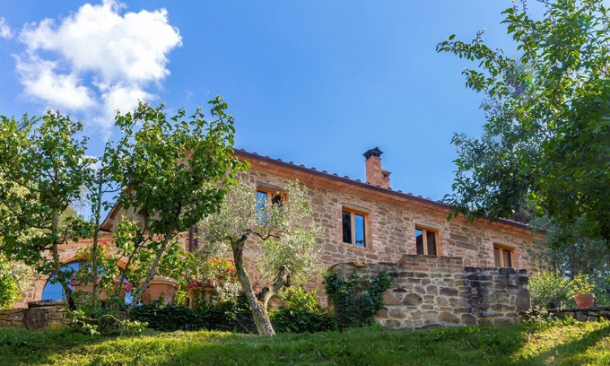 Monte San Savino Apartamento | Lo mejor de la Toscana para su familia con piscina, panorama y encanto