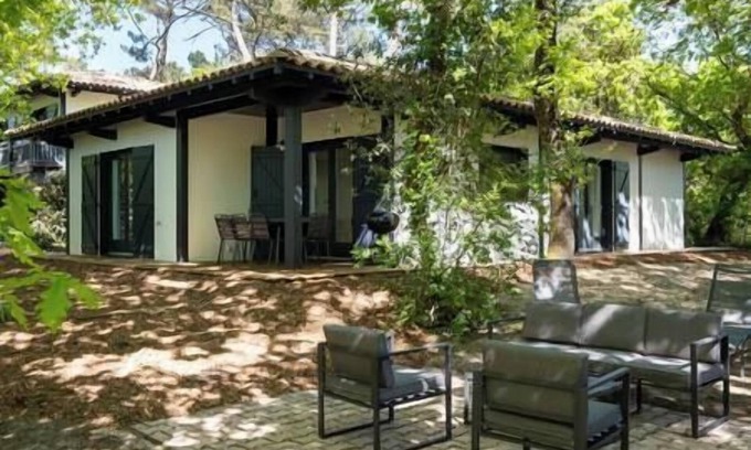 Pyla-sur-Mer Villa | Villa Chambrelent close to the beach