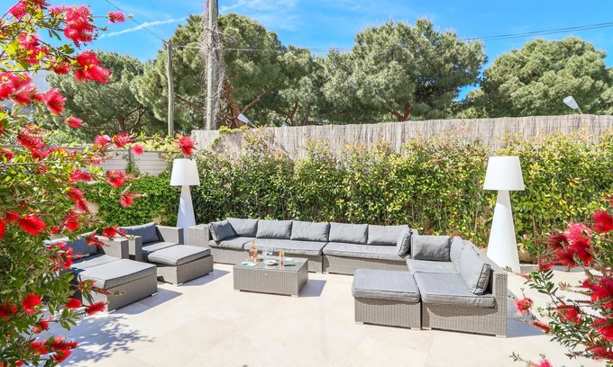 Juan-les-Pins Villa | SOUS BOIS - Charming villa with nice outdoor area & Jacuzzi at 200m from beaches of Juan