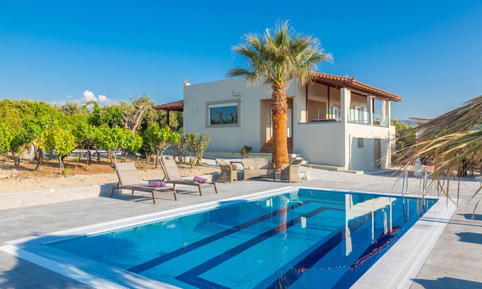 Skaleta Casa | Villa Chrysalida, peaceful home with scenic views!