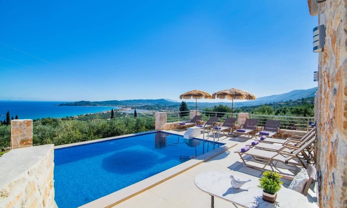 Alonia Villa | Villa Chrysso Horio 2 by Villa Plus