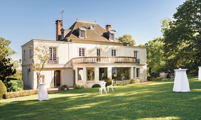 La Queue-les-Yvelines Casa | Villa Clairemaison – Luxury Estate 40 Minutes from Paris with pool, tennis & SPA