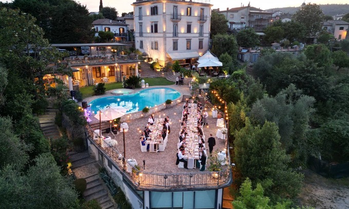 Poggio Villa | Villa Clodia Relais - PISCINA VISTA AL LAGO BRACCIANO