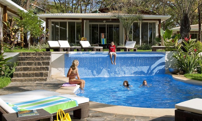 Tamarindo Villa | Villa Coco Bolo: Chic! A 150 metros de la playa, piscina en cascada, wifi gratis!