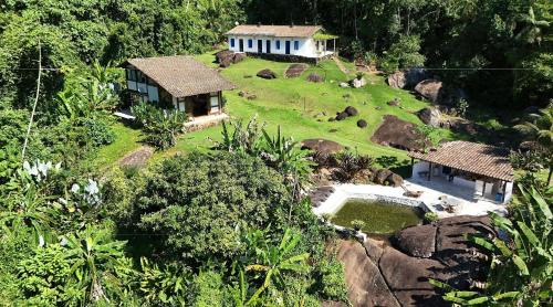 Ubatuba Villa | Villa com piscina, loft e 5 suítes - Praia do Léo