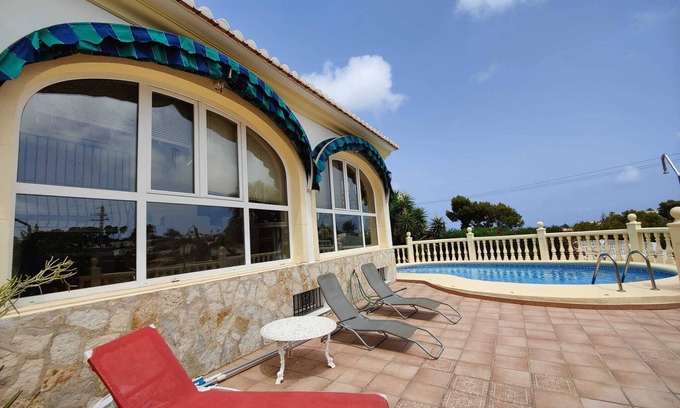 Denia Chalet De Esquí | Villa con 4 dormitorios para 8 personas