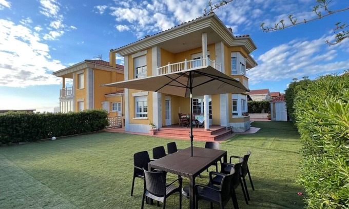 Cabo de Ajo Chalet De Esquí | Villa con jardín y vistas - Villa Ojerada 12804