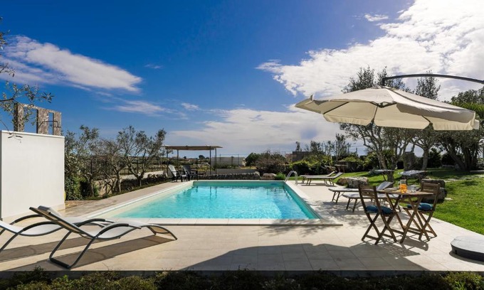 Ragusa Casa | Villa con Piscina Relax e Free Parking