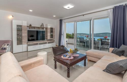 Seget Donji Apartamento | Villa Confido Lux Apartment, PRIVATE POOL